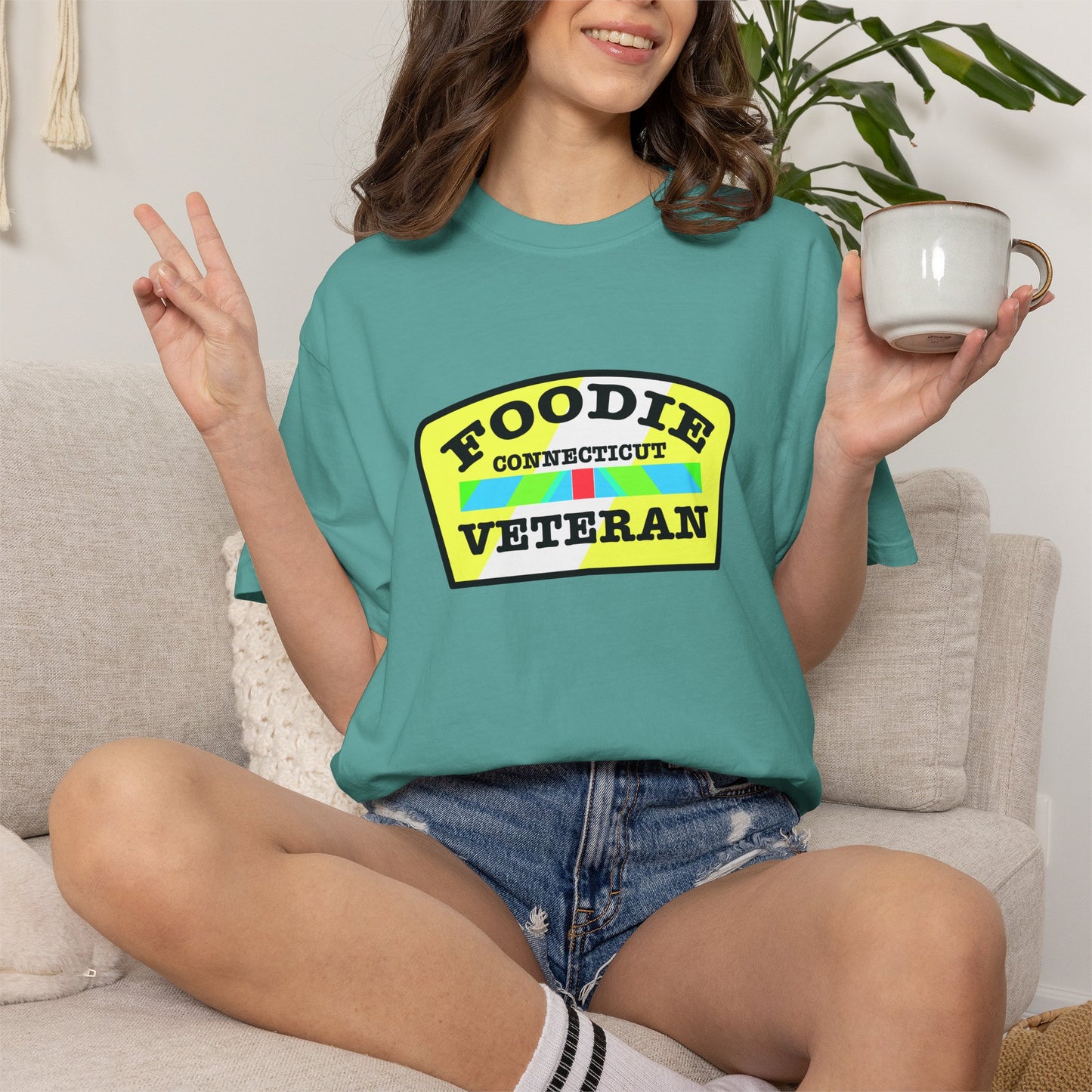 L.O.E.F Foodie Veteran CONNECTICUT Unisex Tee Shirt (Yellow)