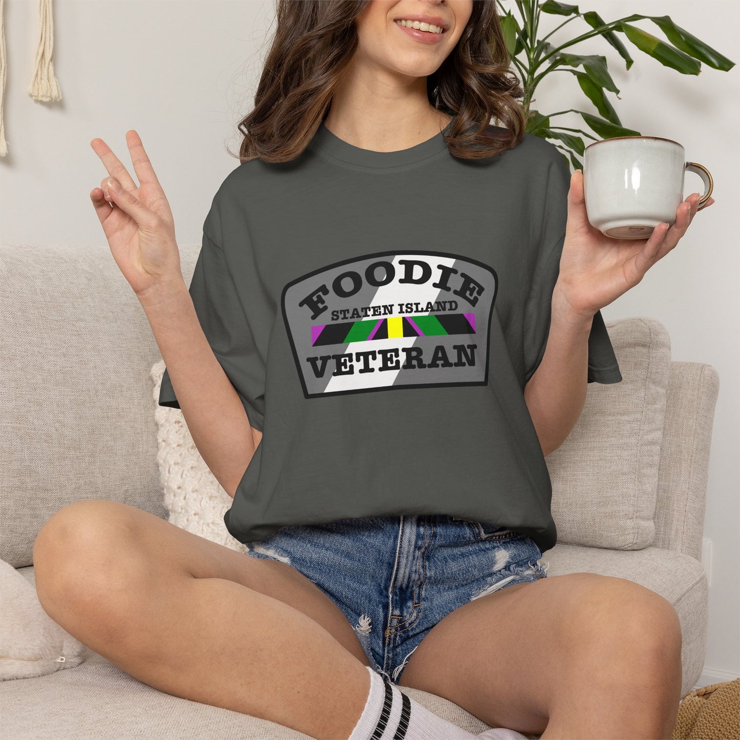 L.O.E.F Foodie Veteran STATEN ISLAND Unisex Tee Shirt (Gray)