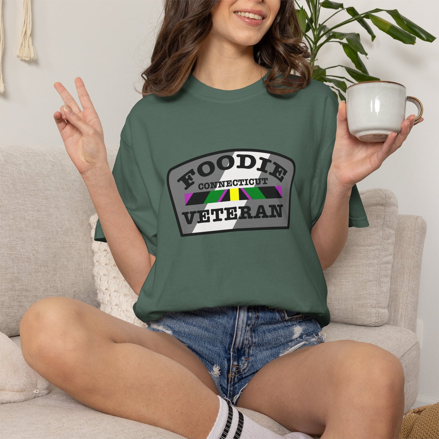 L.O.E.F Foodie Veteran CONNECTICUT Unisex Tee Shirt (Black)