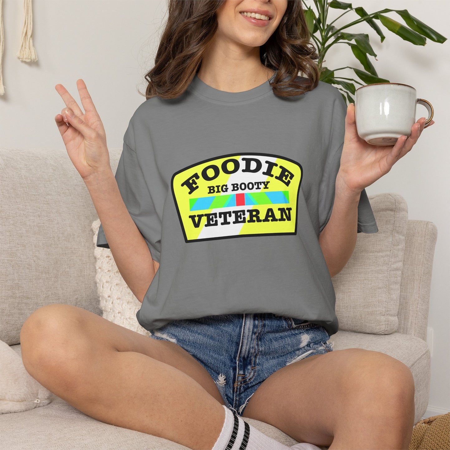L.O.E.F Foodie Veteran BIG BOOTY Unisex Tee Shirt (Black)