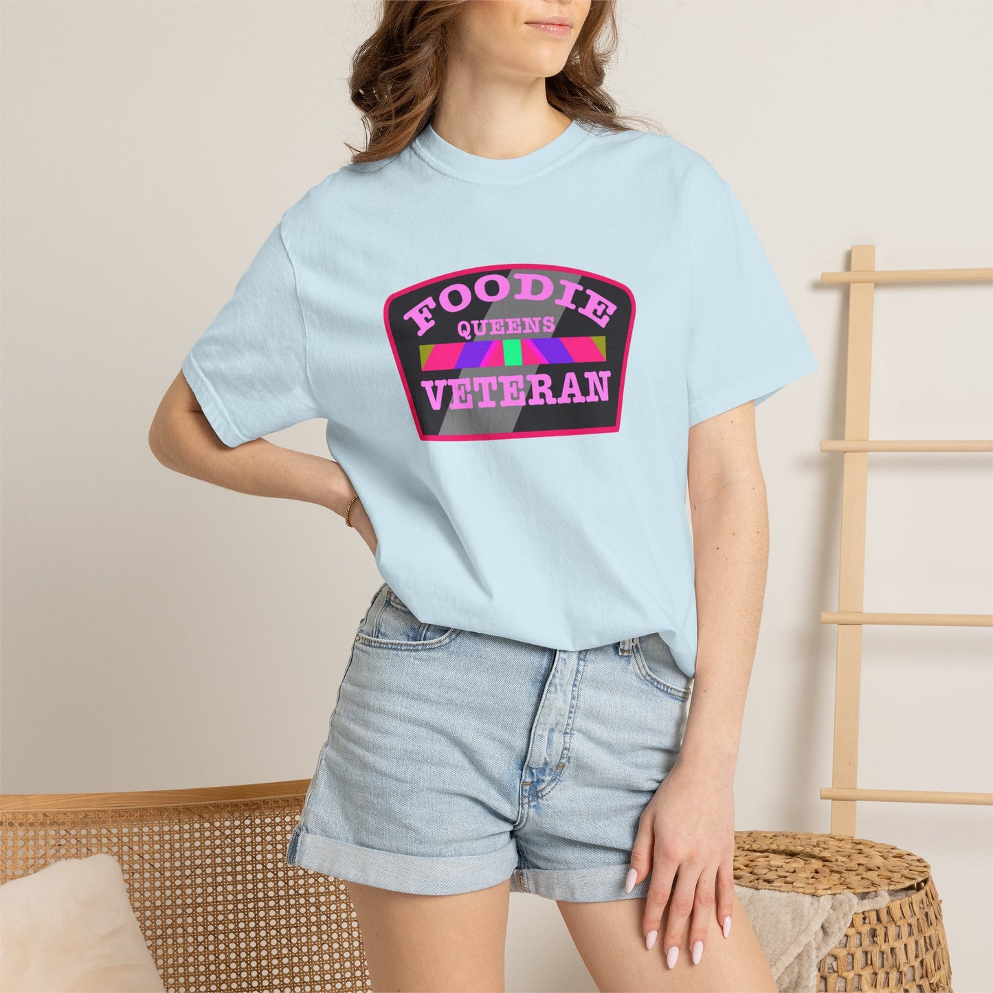 L.O.E.F Foodie Veteran QUEENS Unisex Tee Shirt (Pink)