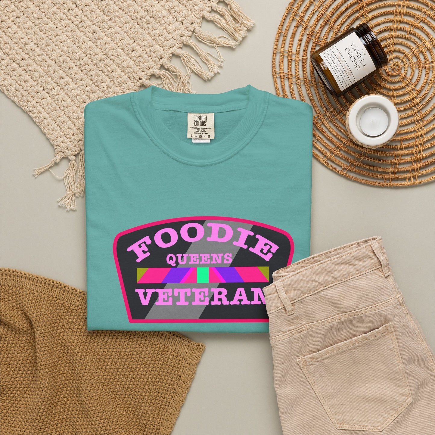 L.O.E.F Foodie Veteran QUEENS Unisex Tee Shirt (Pink)