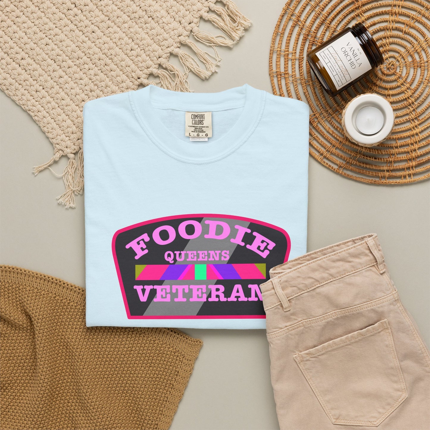 L.O.E.F Foodie Veteran QUEENS Unisex Tee Shirt (Pink)
