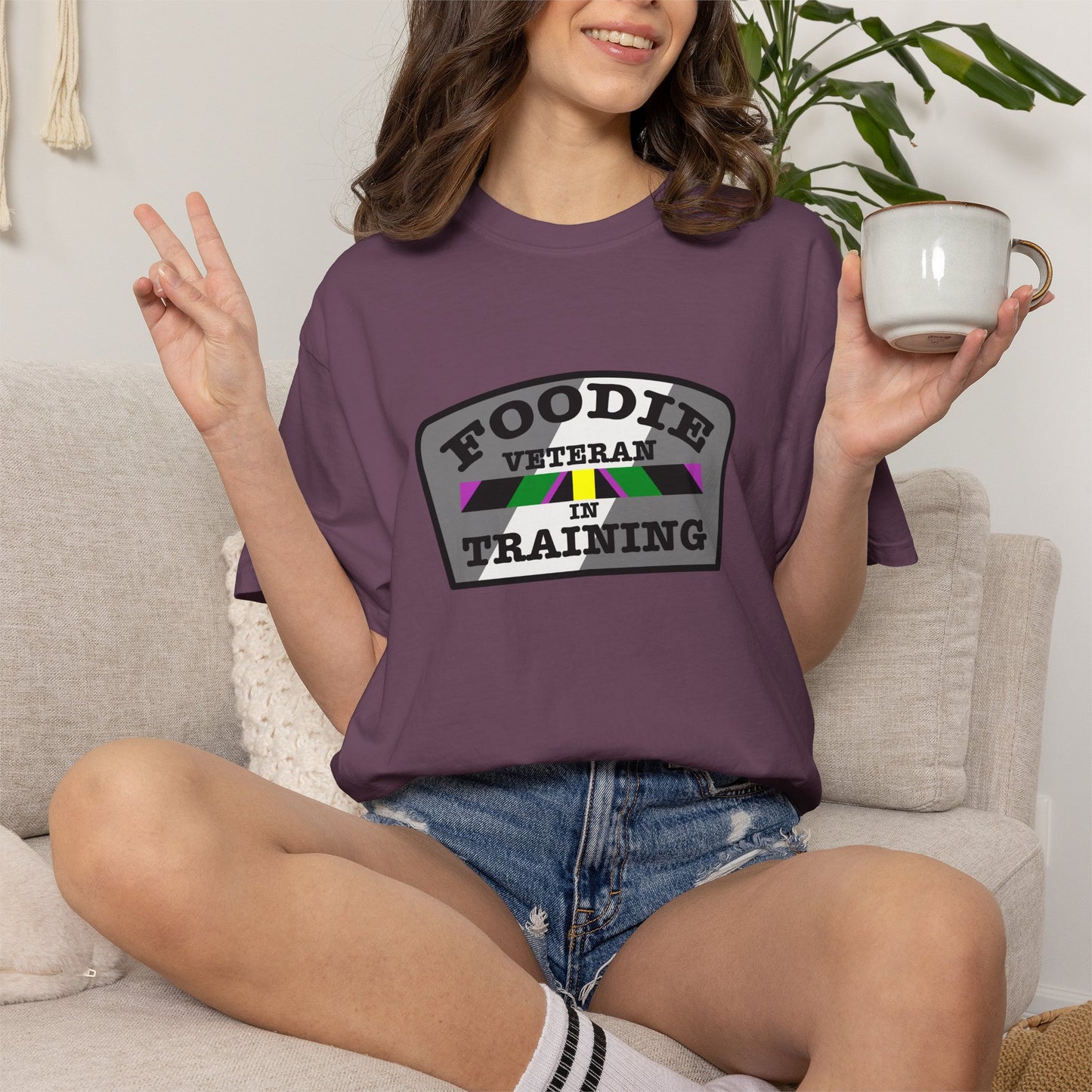 L.O.E.F Foodie Veteran IN TRAINING Unisex Tee Shirt (Gray)