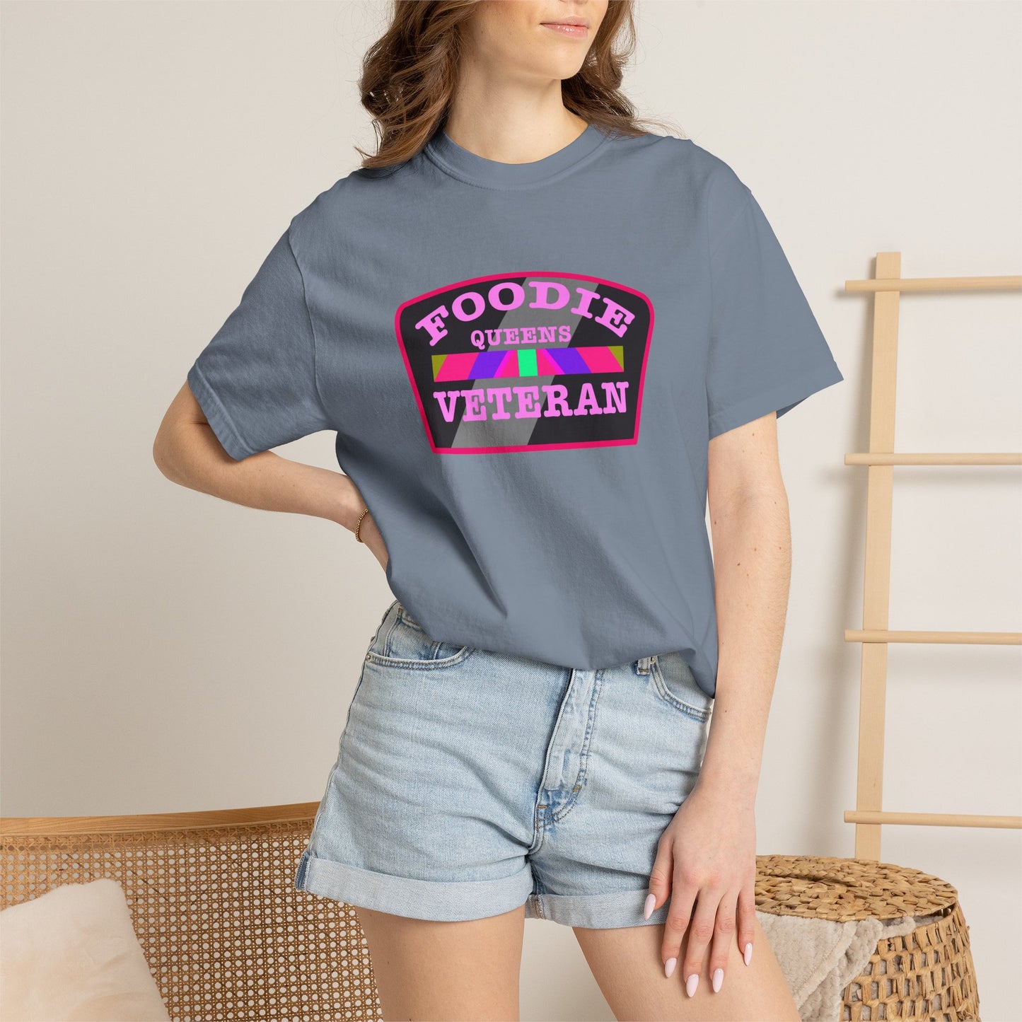 L.O.E.F Foodie Veteran QUEENS Unisex Tee Shirt (Pink)