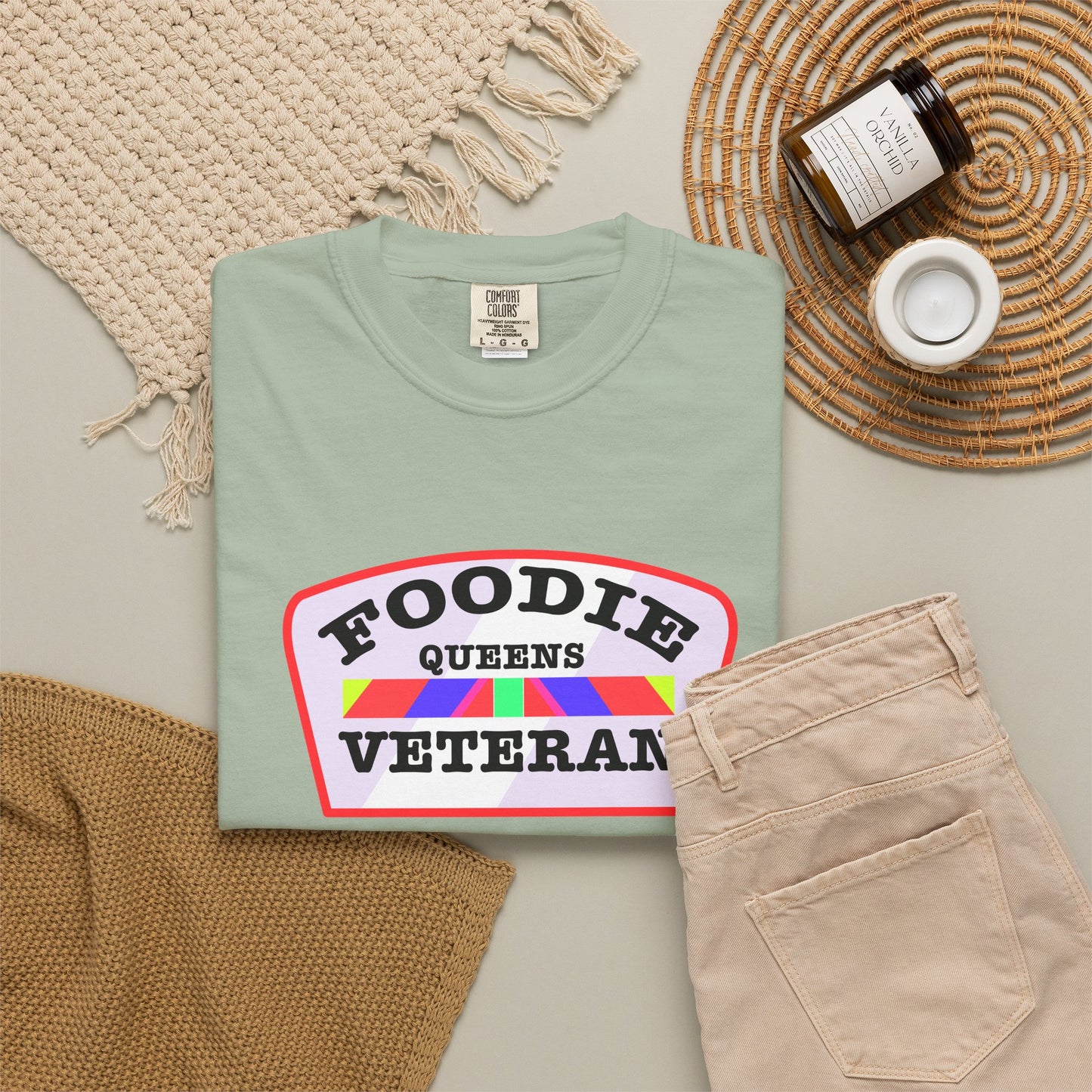 L.O.E.F Foodie Veteran QUEENS Unisex Tee Shirt (Soft Pink)