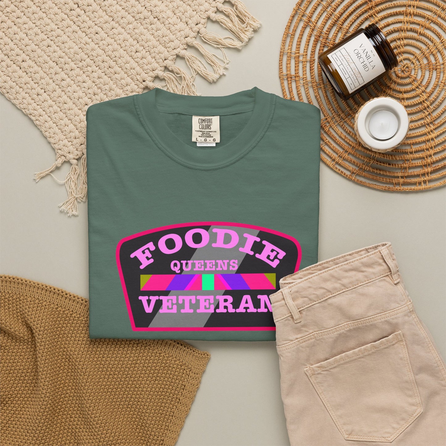 L.O.E.F Foodie Veteran QUEENS Unisex Tee Shirt (Pink)